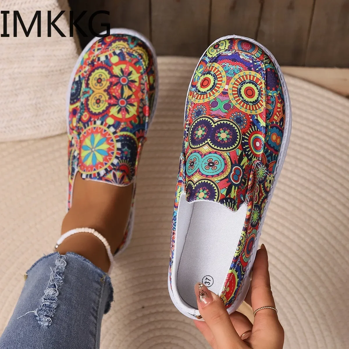 Women\'s Floral Print Canvas Casual Shoes women Slip-on Round Toe Lightweight Women\'s Comfy Walking Flat Shoes