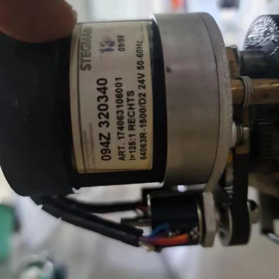 

Оригинальный мотор 094Z 320340 Запасные части для офсетной печатной машины Roland 700