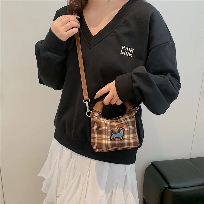 

Новинка 2023 года, клетчатая сумка-мессенджер, маленькая сумка, модная высококачественная универсальная такса, собака на одно плечо, ленивый ветер