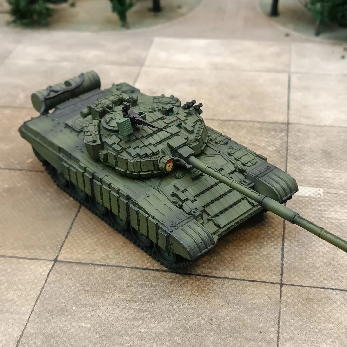 1/72 Russian T-72B1 Tank, Hand-Painted Finished Model Decorative Ornament (Ships in 5-6 Days) view 3