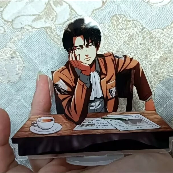 自作の新しい「進撃の巨人」と「リヴァイ」のアクリル製卓上オーナメント、高級感のあるクリエイティブなオーナメント
