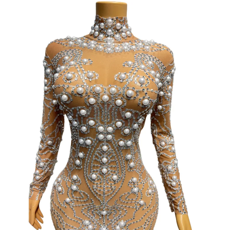 Diamant-lange Geburtstagskleidung, leuchtend weiß, perlbraun, schmale Passform, langer Rücken, Wade, geteilter Ausschnitt, Ärmel, elegante mittelgroße Abendkleider