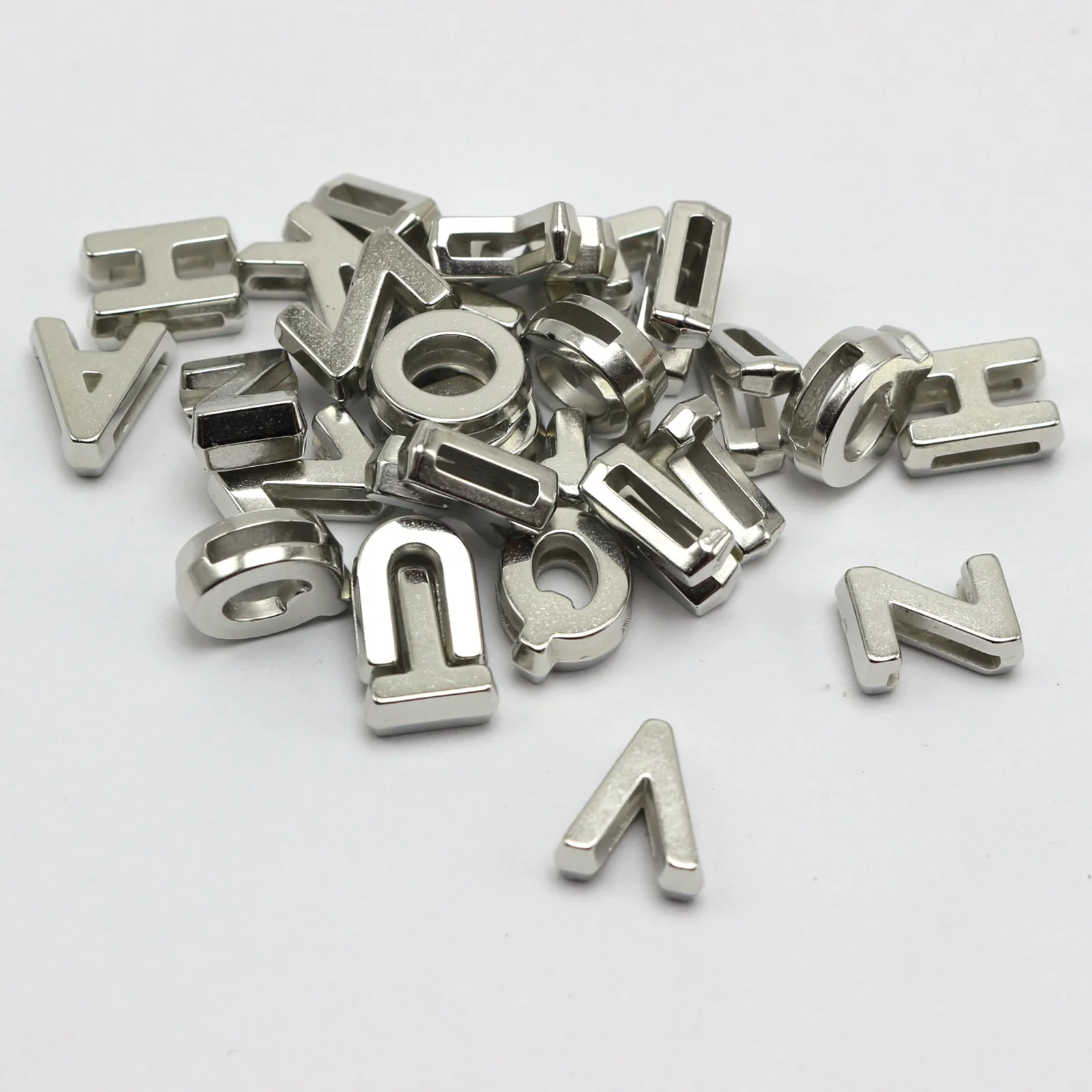 200 Acrylic Alphabet Letter Slide Charm Fit 8mm Flat Bracelet Wristbands