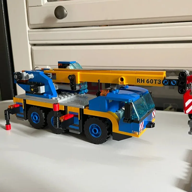 Set di mattoni compatibili Serie City Building Blocks Mobile Gru a sei ruote Tecnologia Sollevamento auto Giocattoli per bambini Regalo 60324