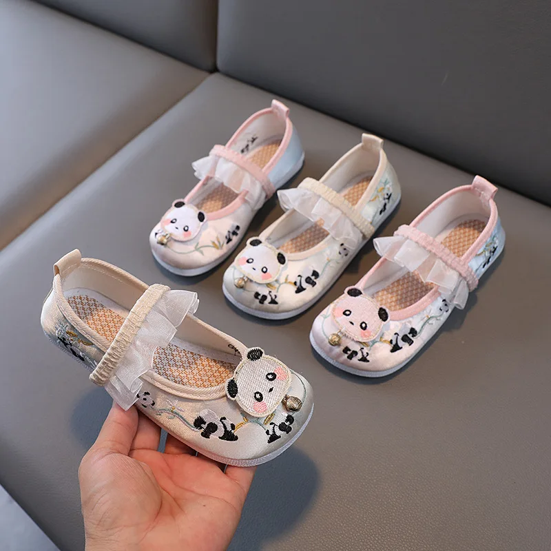 Chinese Traditional Shoes for Kids Girl Fashion New Embroidery Hanfu Dance Shoe Panda Pattern Cloth Shoes Princess Ballet Flats