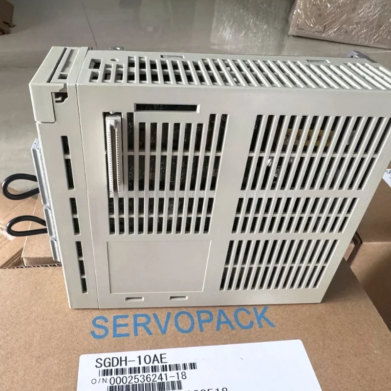 New In Box Yaskawa SGDH-10AE Servo Drive Expedited Delivery