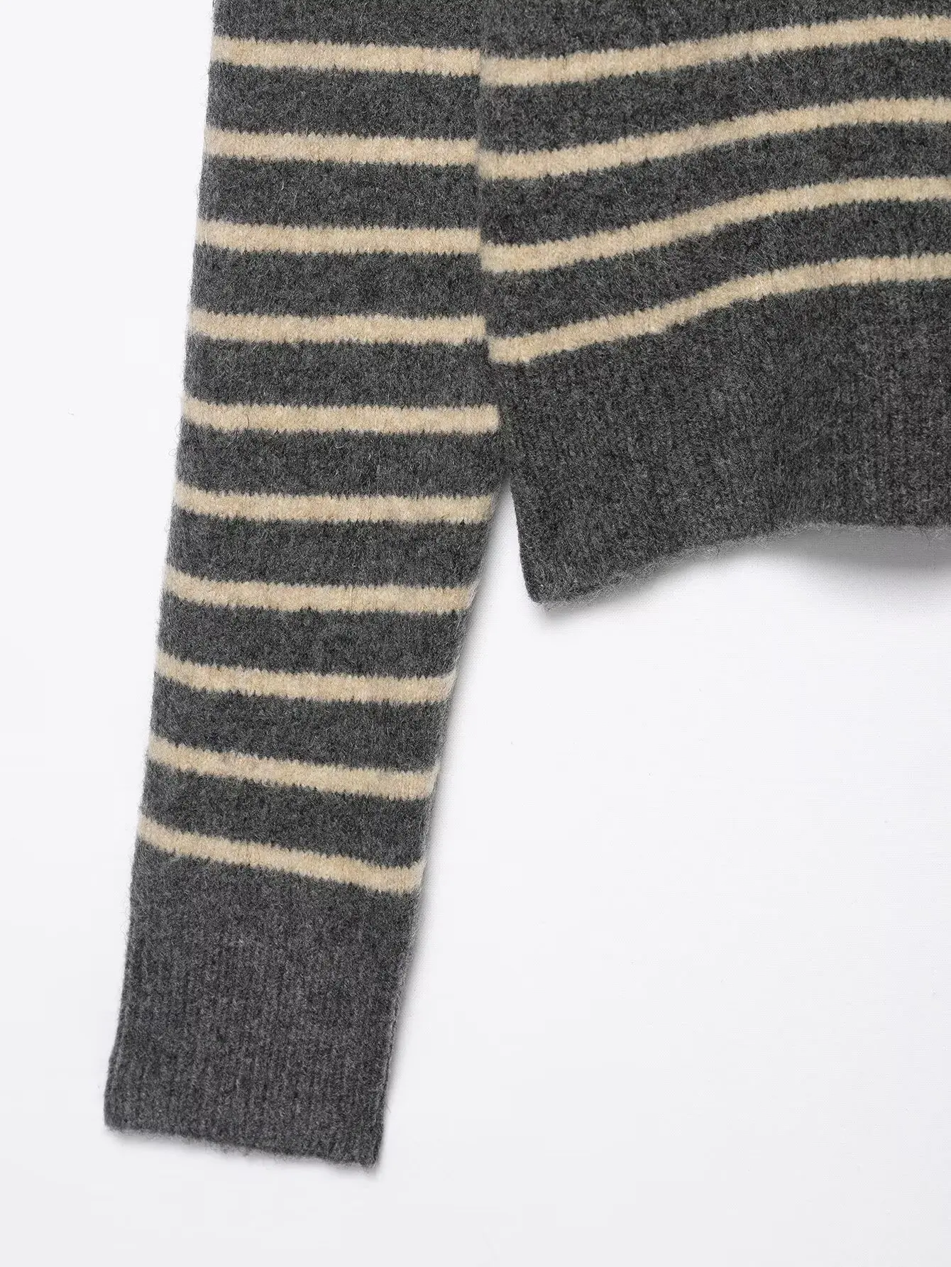 เสื้อไหมพรมผู้หญิงแบบใหม่ แฟชั่นฤดูใบไม้ร่วง/ฤดูหนาว แขนยาว ติดกระดุม ลายทาง สไตล์หรูหรา แนวสตรีท