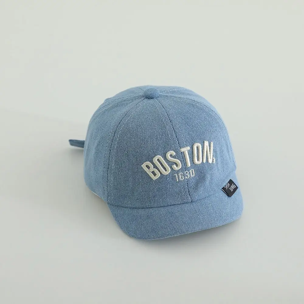 Berretto da baseball con lettera Hip Hop a cupola in denim blu moda 1-3 anni Cappello con visiera per bambino a tesa corta da esterno
