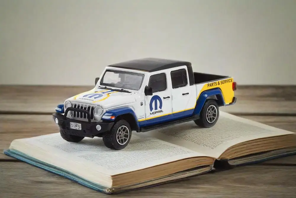

GreenLight 1:64 2021 Jeep Gladiator Alloy simulation micro car model collection decoration car toy gift