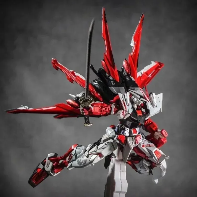Figura de montagem de anime e desenho animado Gundam da Bandai, modelo de brinquedo educativo para crianças, com tema de Free Raid Red Heretic Gold Heretic.