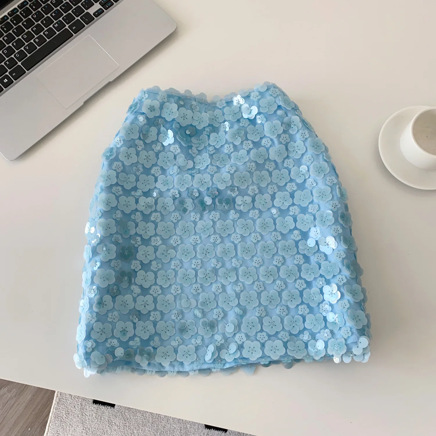 التنانير النسائية تنورة الصلبة الترتر الأزهار حبة التطريز Bodycon طول صغير الإمبراطورية الخصر سليم صالح ملابس الشارع الشهير غير رسمية 2025 الخريف #3