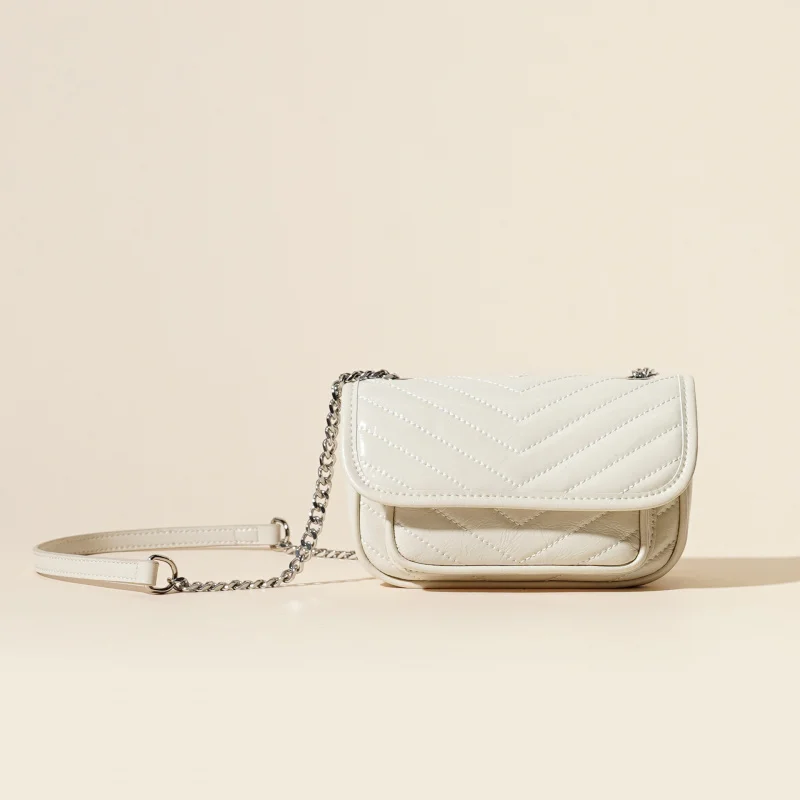 

Women's First Layer Cow Leather Crossbody Small Chain Bag New Arrival for Spring Summer Wandering Look