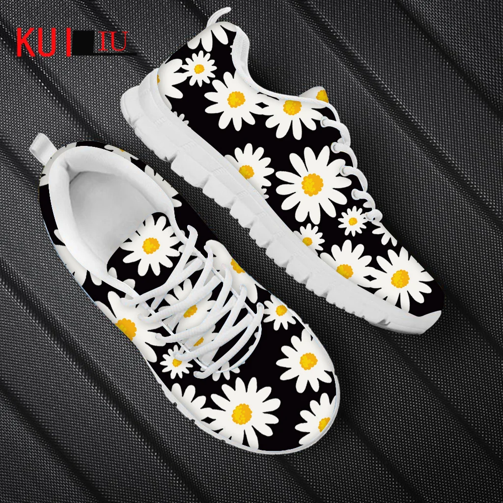 

Женские дышащие кроссовки KUILIU, прогулочная обувь из сетчатого материала, с белыми маргаритками и цветочным принтом, удобная повседневная обувь