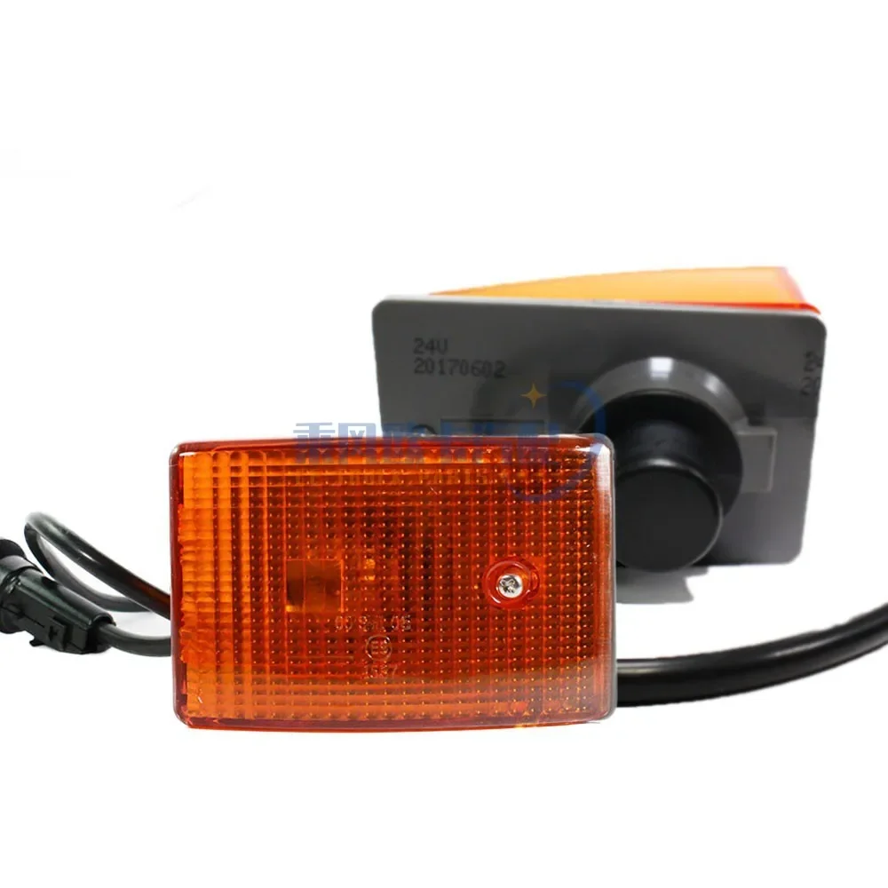 Suitable for 3341/4141/2644/2641 Mercedes-Benz truck pump truck directional light assembly turn signal side light