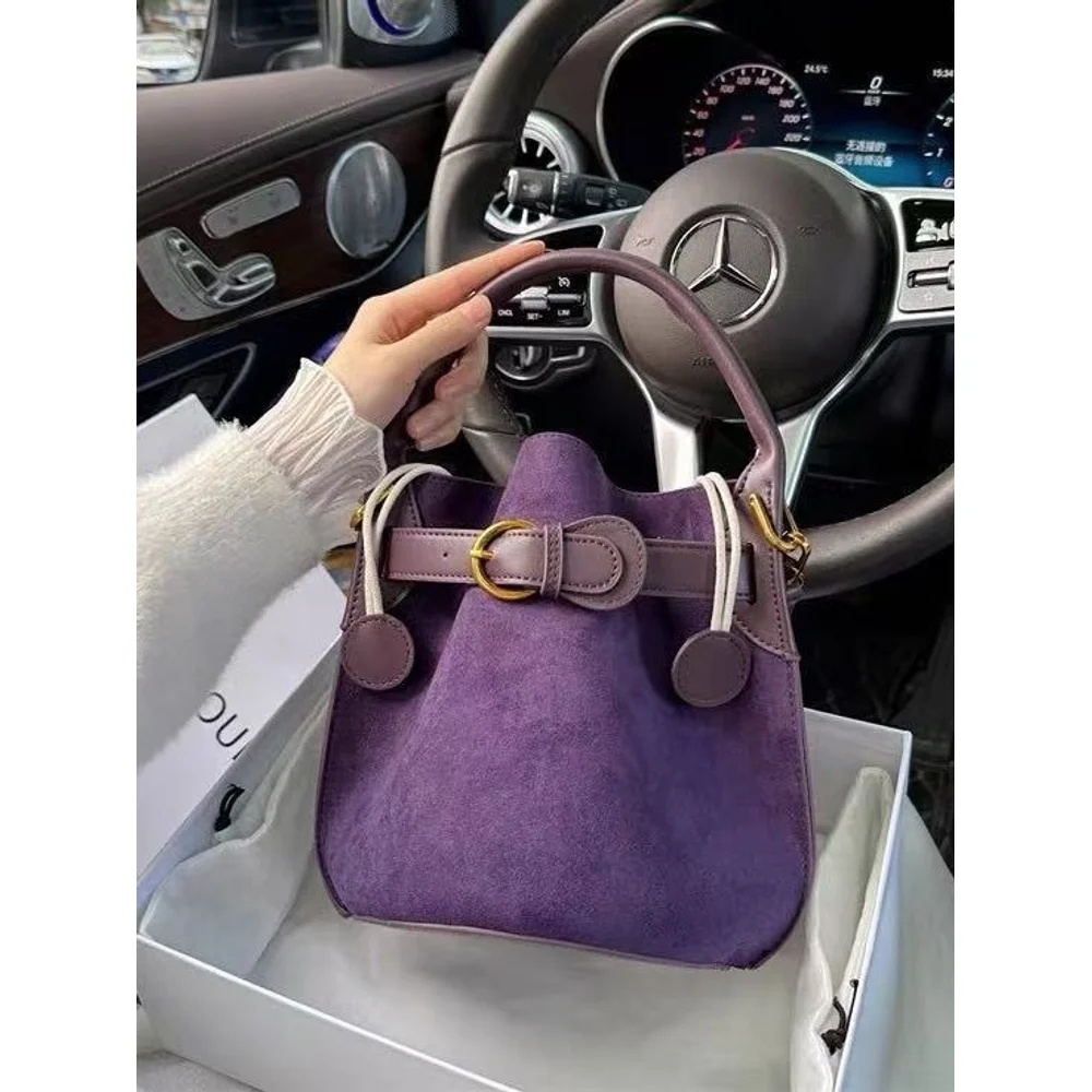 

2025 new commuting fashionable messenger bag with a high-end purple velvet bucket bag for women