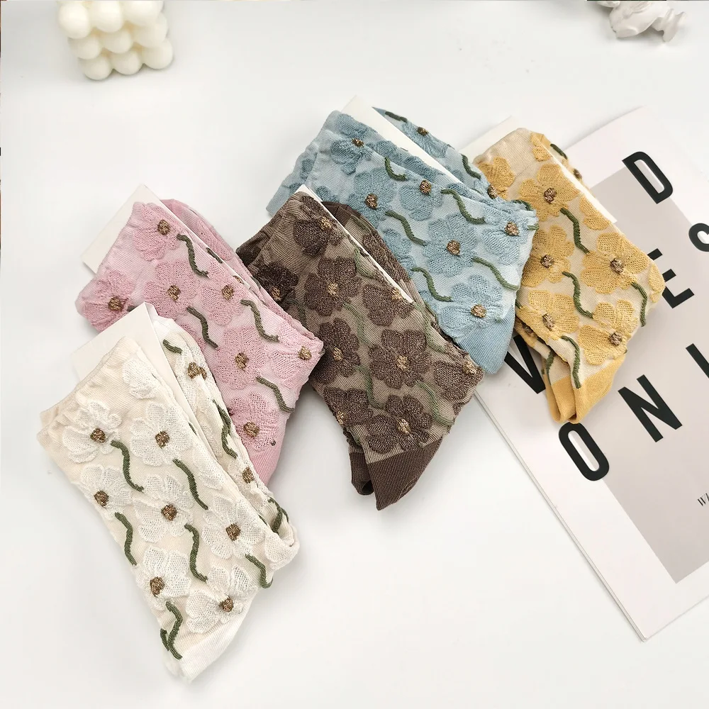 Korean-style vintage embossed flower stockings for women, soft and comfortable, easy to match, cotton socks, multiple colors