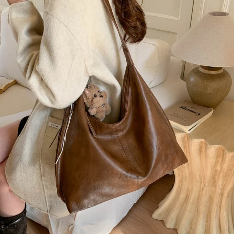 

Chic Women's Handbag Made Of Wolverine-Print Leather Boasting Trendy Netherlands Casual Denmark Spacious Soft Look