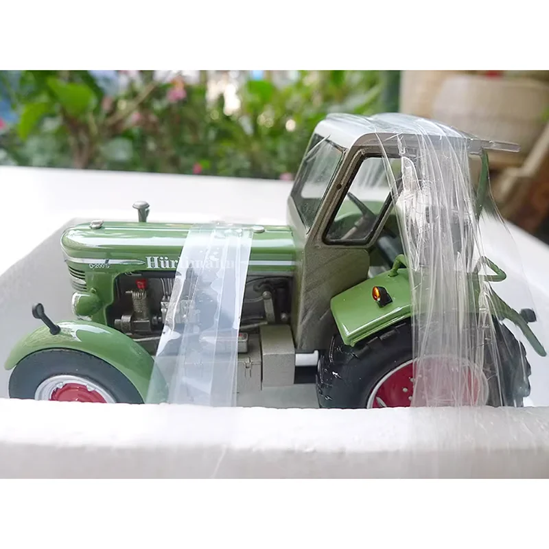 SCHUCO 1:32 Scale Hurlimann D 200 S Tractor Resin Agricultural Vehicle Model Tractor Accessories Collection Gift Static Display