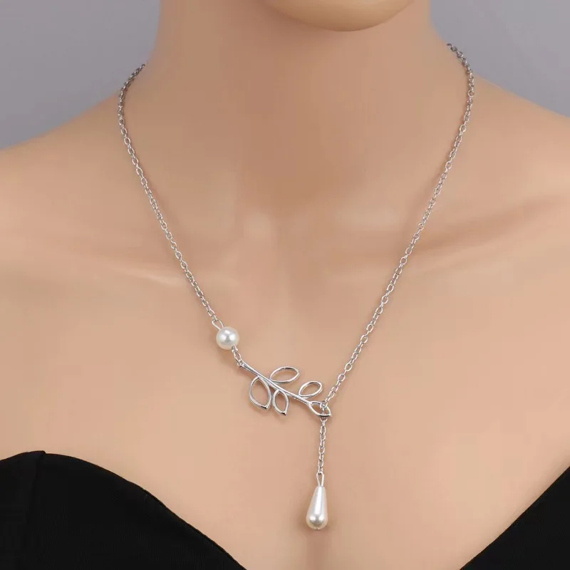 Hot New 2025 Fashion Cross Leaves Simulated Pearl Pendant Necklace Maxi Statement Necklace Chokers Necklaces For Women Jewelry