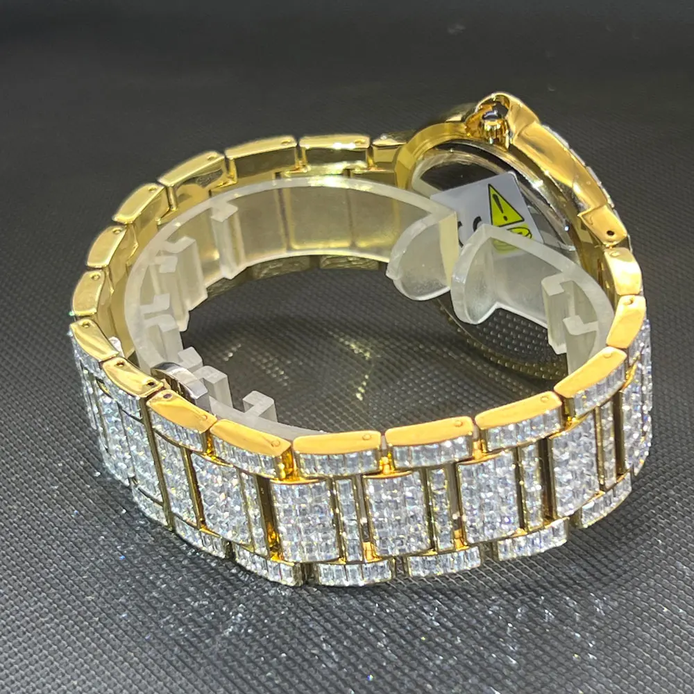 Classic Designer Watch For Men Hip Hop Full Diamond Bling Bling Quartz Timepiece Luxury Crystal Bracele Round Clock For Gift