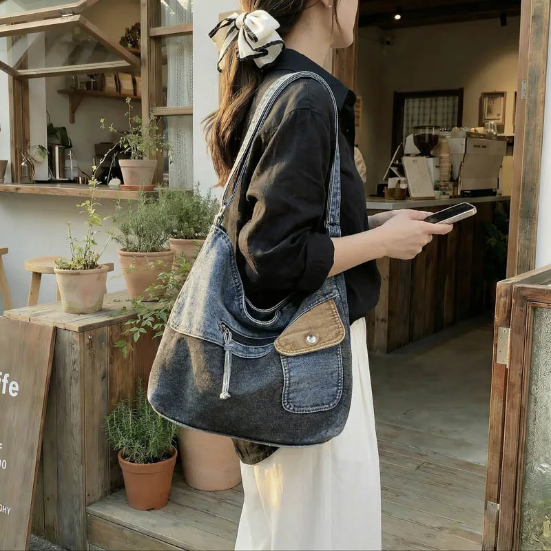 Durable denim women's single-shoulder bag with contrasting colors and large capacity for commuting and travel crossbody