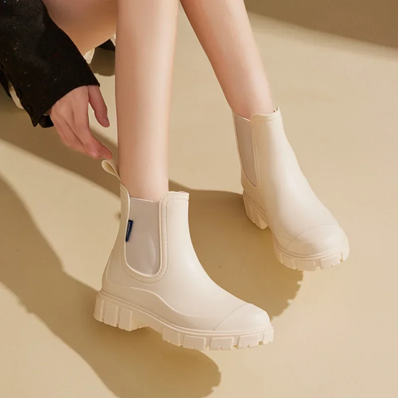 Bottes mi-hautes imperméables pour femmes, chaussures de pluie coordonnantes, bottes de rinçage à la bouche élastique, chaussure de pataugeoire intérieure et extérieure, nouvelle mode