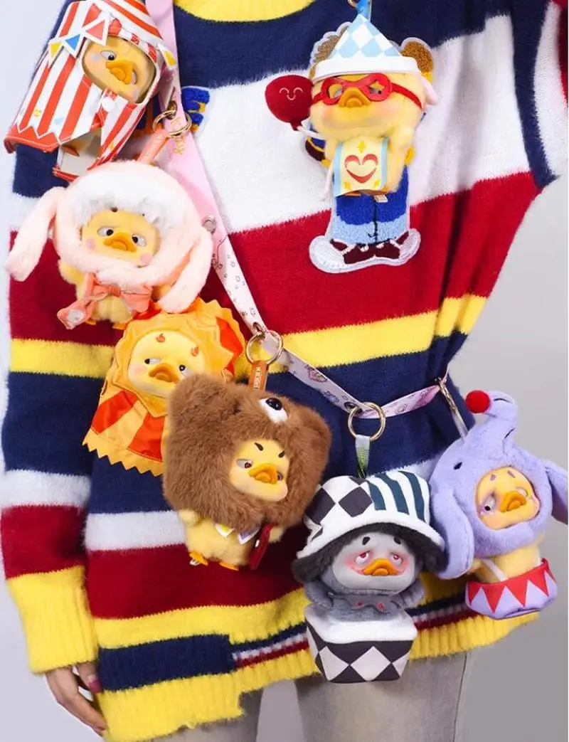 

В наличии Новая серия Upsetdukc V4 Circus Duck Surprise слепая коробка милые украшения для кукол рюкзак кулон загадочная подарочная коробка