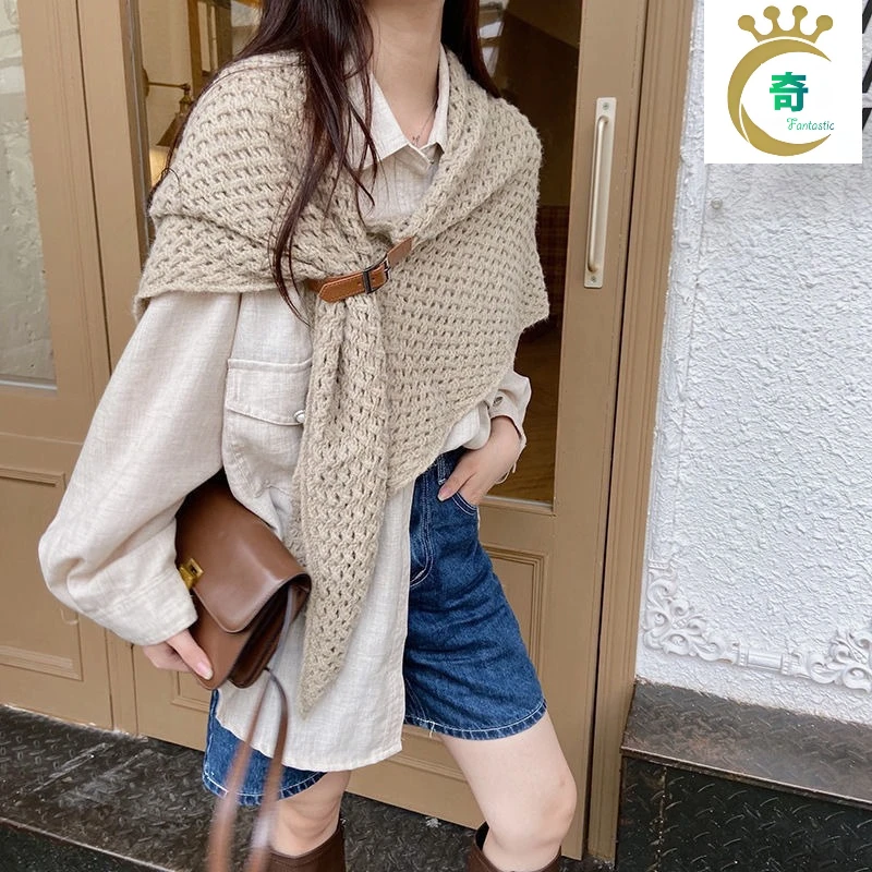 

2025 Autumn and Winter Korean Version New Thermal Shawl, Hollow Cape Scarf, Air Conditioner Triangle Decoration Scarves