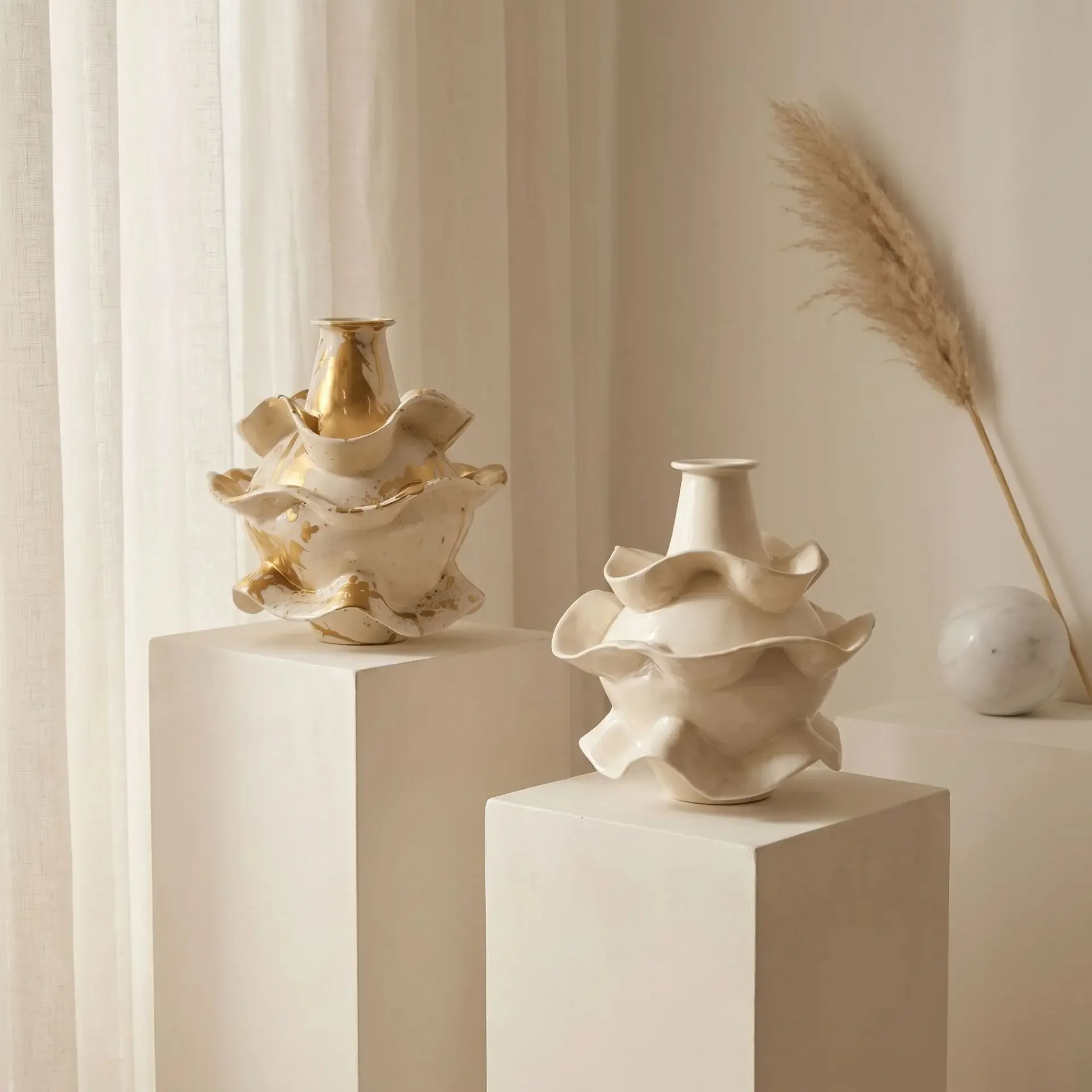Creative Golden Wave Pleats Ceramic Vase Ceramic Handicrafts Floral Arrangement Flower Vase Room Decoration Accessories