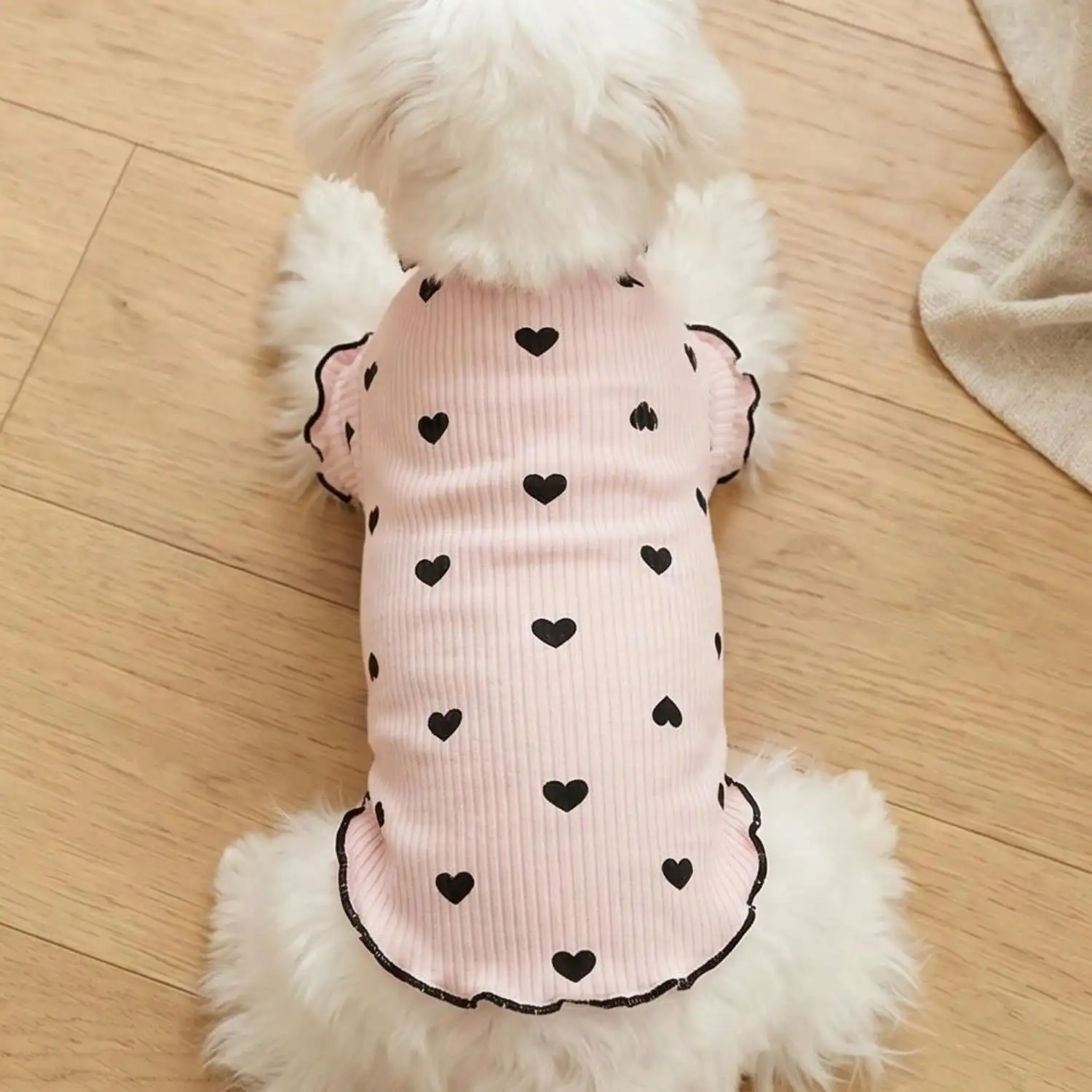 Geripptes Haustier-T-Shirt mit Herz- und Schleifendruck und Rüschenbesatz für kleine Hunde und Katzen – Detail 32