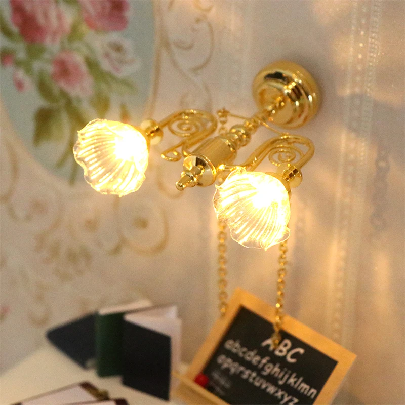 1:12 Casa delle bambole in miniatura Lampada a LED Lampada da soffitto Lampadario Droplight Illuminazione Mobili per la casa Modello Decorazione della casa delle bambole Giocattolo