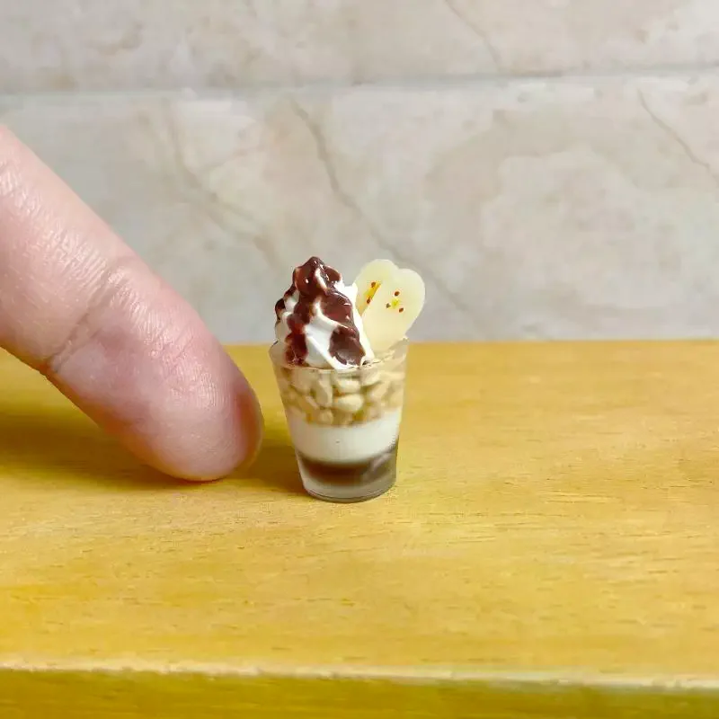 1 pçs mini simulação copo de sorvete modelo brinquedo em miniatura banana pudim casa de bonecas para boneca acessório sobremesa loja decoração crianças presente