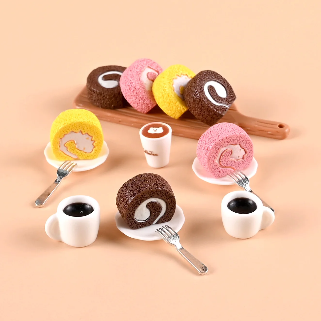 

4 шт. Имитационные 3D-игрушки: губчатые бисквиты, швейцарские рулеты, аксессуары из смолы, крем-клей для DIY заколок и украшений для волос