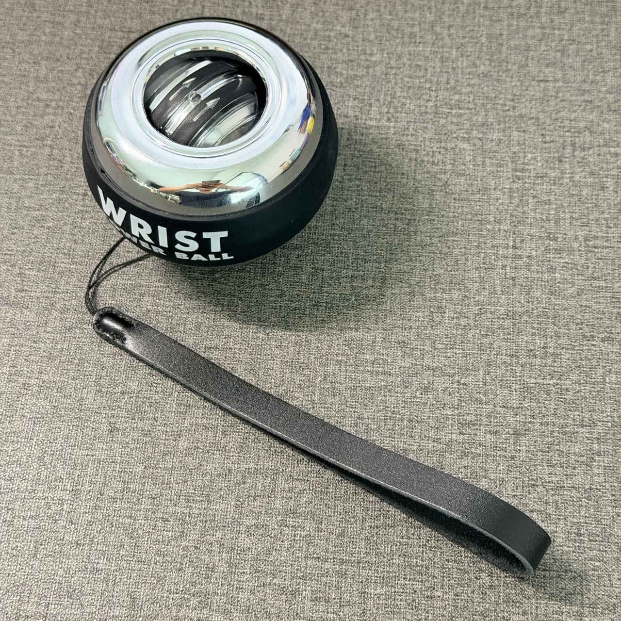 Sports Equipment That Starts With A - Gantungan Kunci Kulit Hitam Logam, Bola
