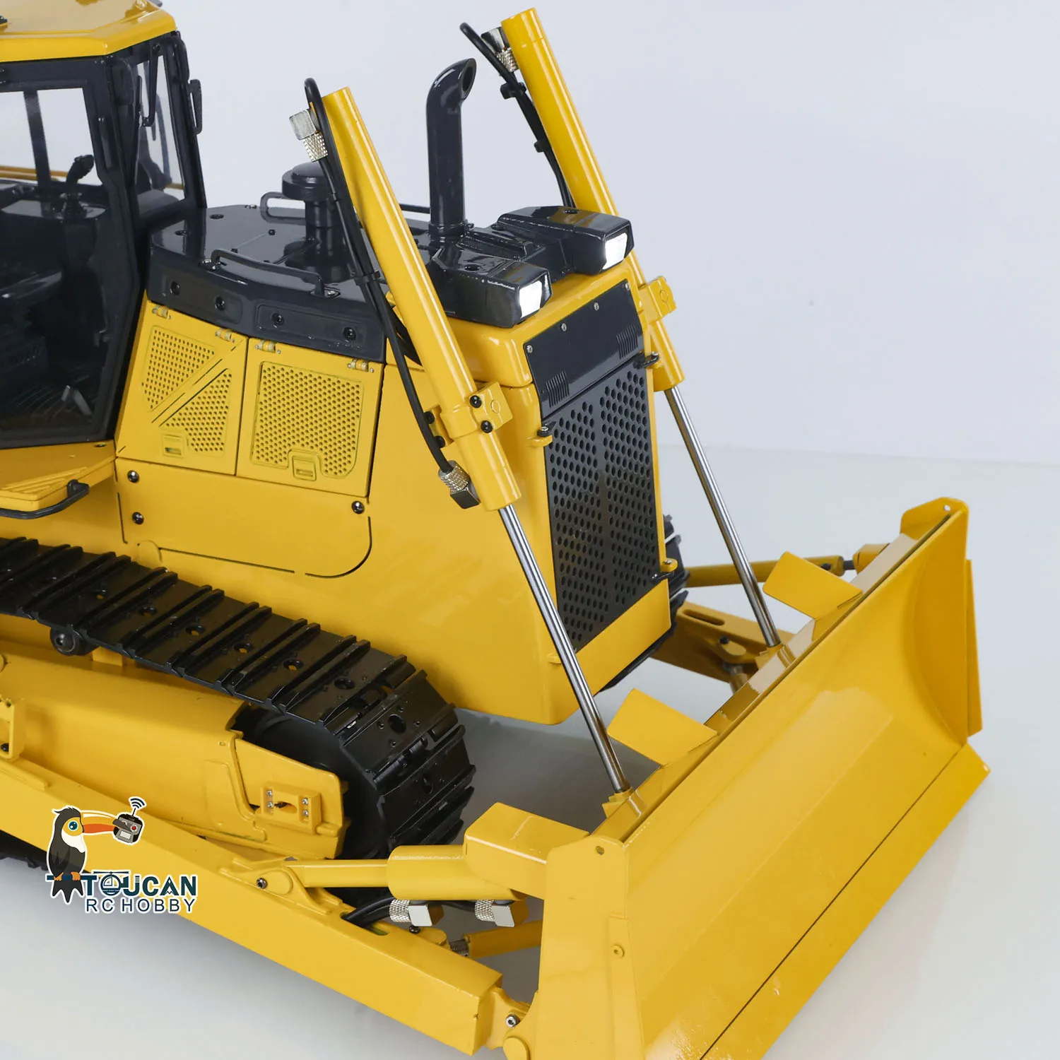

Toys 1/12 D65EX RC Metal Hydraulic Bulldozer Controlled Heavy Machine Model Construction Car I6S Light Sound Finished Vehicle