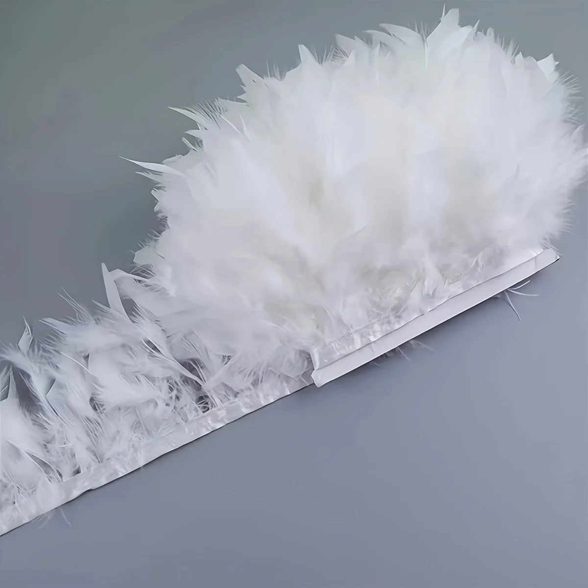 ขนนกห่านสีส้มฟูฟ่องขนาด 10-15 ซม. สำหรับตกแต่งงานปักเย็บผ้า DIY ชุดเดรส ชุดแฟนซี งานปาร์ตี้ และเครื่องประดับ