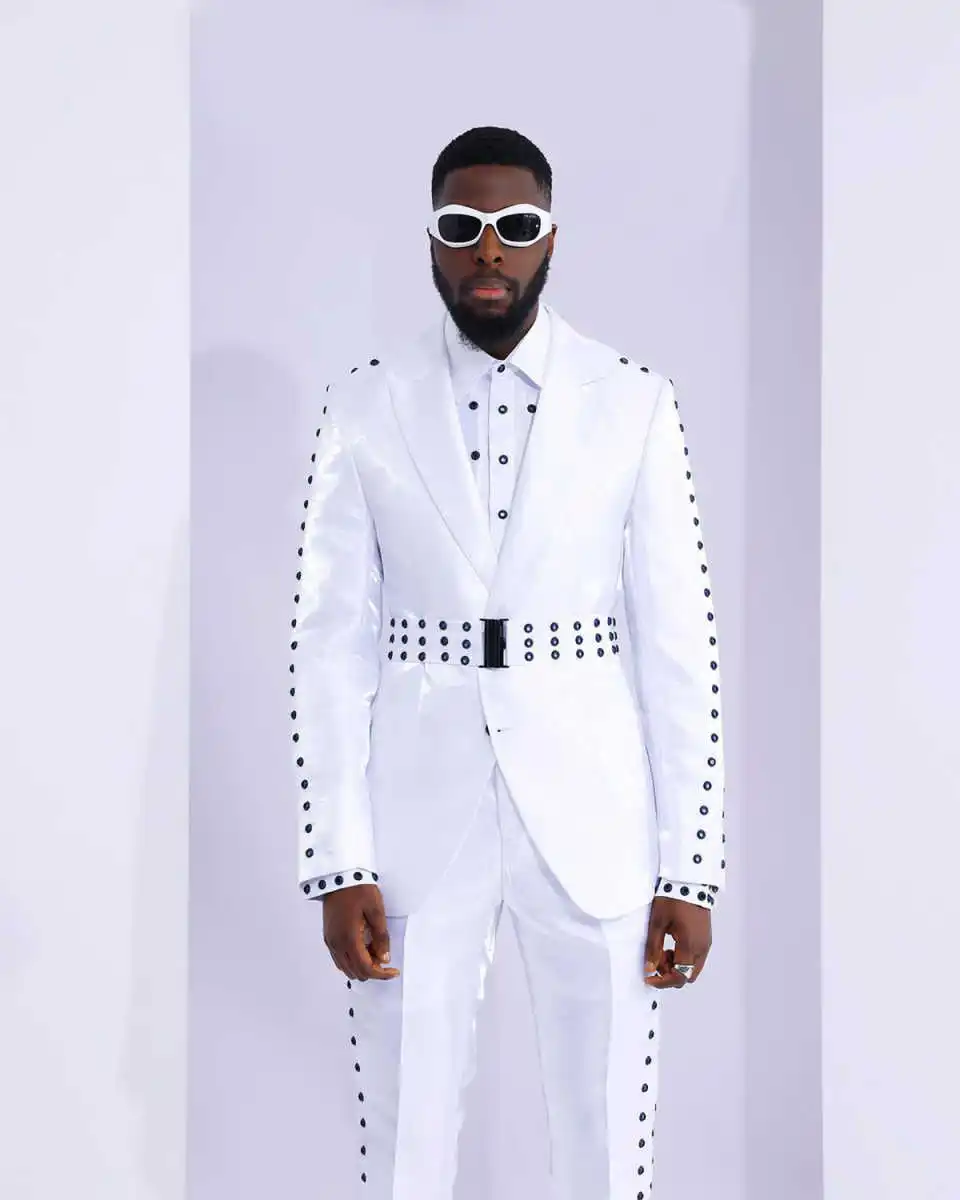 Customized Bling Mens Tuxedos Slim Fit White Peaked Lapel Groom Wedding Wear Jacket With Belt 2 Pieces Pants Sets image 4