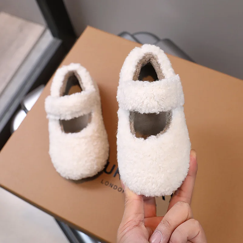 Scarpe basse per bambini invernali Copriscarpe in pelliccia Punta leggera calda per bambini Scarpe casual per bambini Peluche caldo antiscivolo per