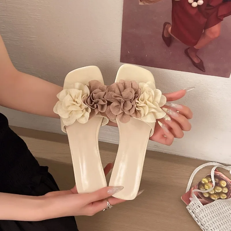 Designer Slippers for Women Fashion Flower Decoration Slipper Summer New Women Slippers Square Head Flat Sandals Sandalias Mujer