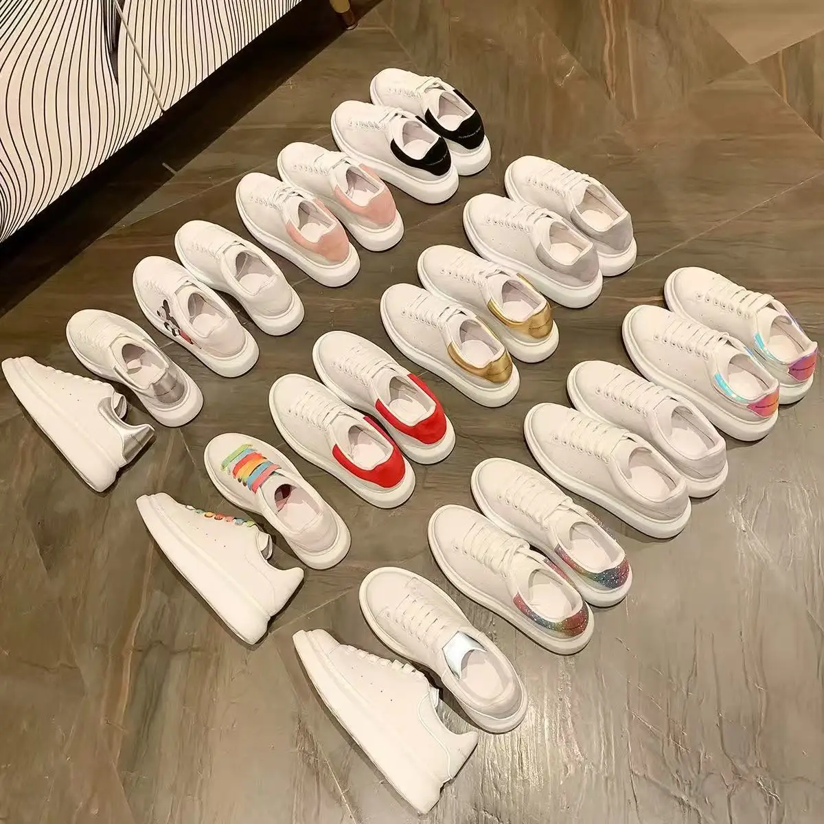

2026 Men's and Women's High end New White Shoes Versatile Thick soled Height Increasing Sports Leather Casual Shoes Board Shoes