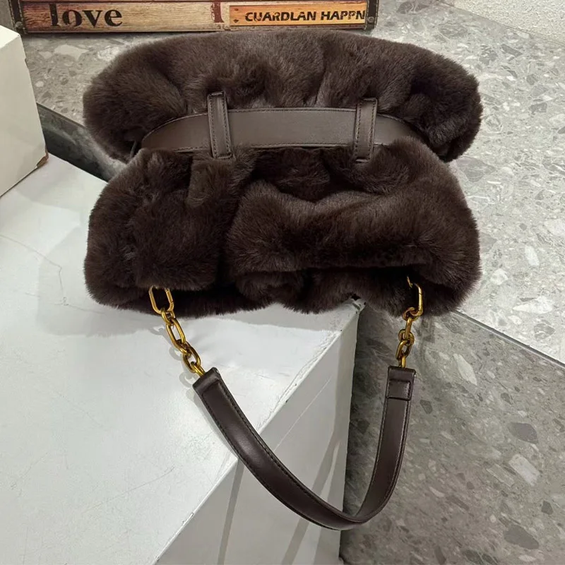 กระเป๋าสะพายไหล่แฟชั่นสุดฮิต ดีไซน์หรูหรา สไตล์เรโทร กระเป๋าถือสุดเก๋สำหรับงานปาร์ตี้ พร้อมหัวเข็มขัด สายสะพายข้าง เหมาะสำหรับการเดินทาง