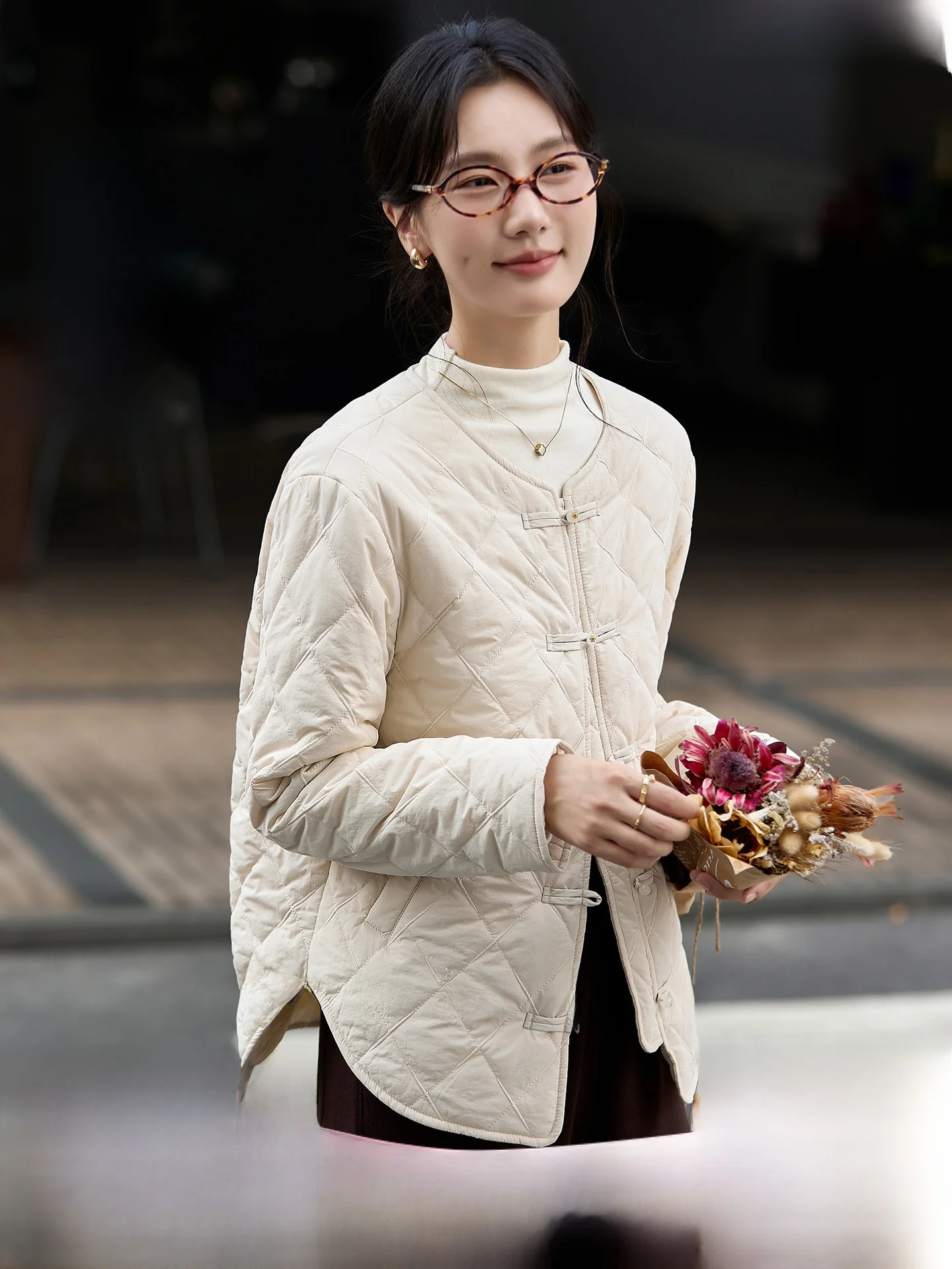 

New Chinese Sle round Ne Cotton Jaet Women's Loose Diamond Pattern Warm Coat Winter New Arrival Button Detail