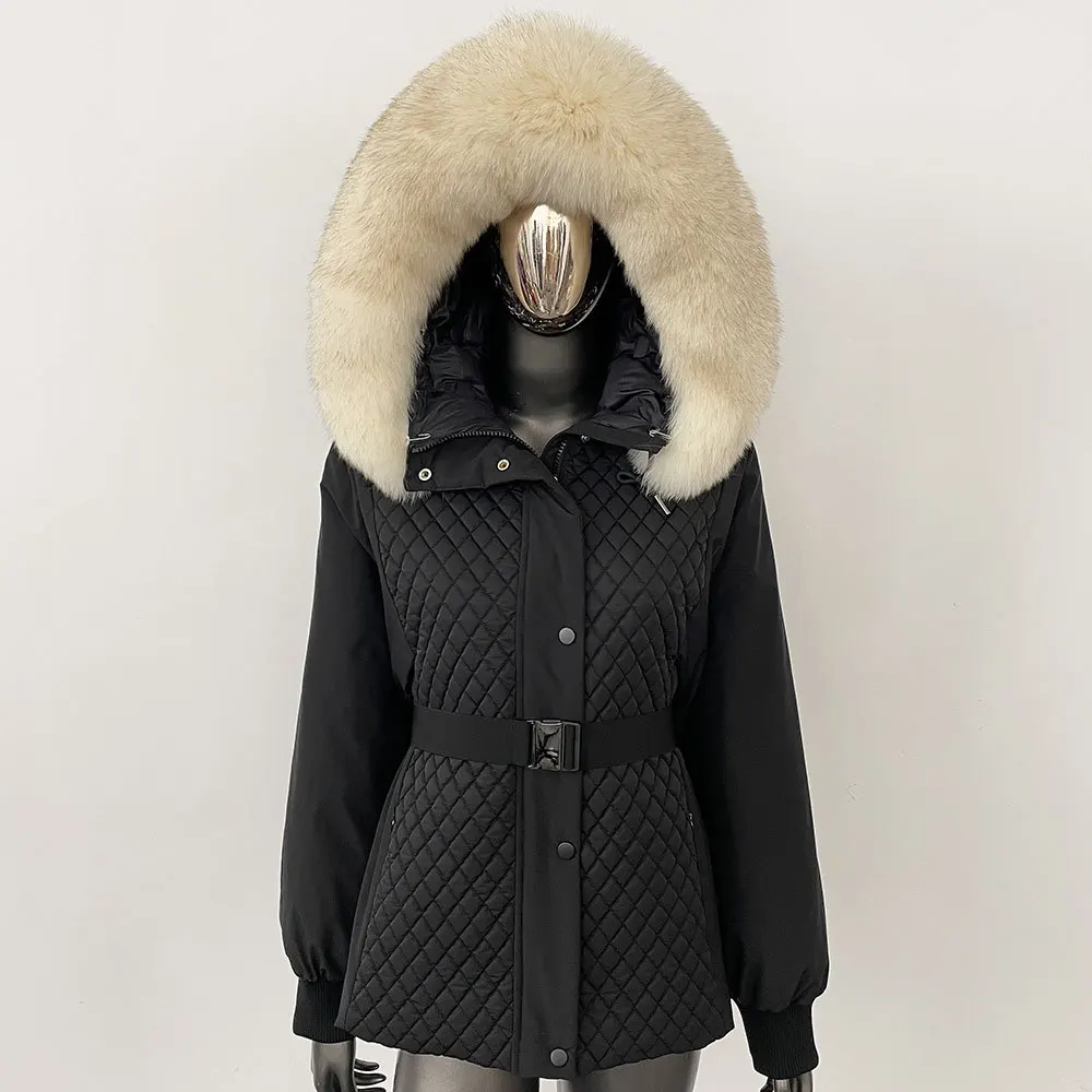 2025 prendas de vestir exteriores cortas para mujer, recién llegado, chaqueta con capucha y cuello de piel grande de zorro, plumón de pato blanco grueso con cinturón