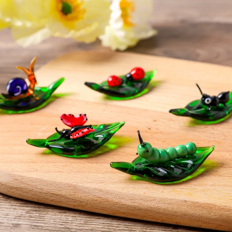 Cute Mini Insect Figurine Glass Desk 7-Star Ladybug Ant Butterfly Snail Caterpillar Ornament for Living Room Office Decoration