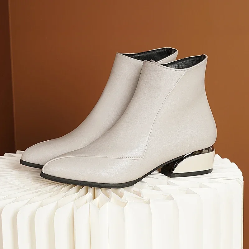 Herbst und Winter 2026 Damenstiefel Britischer Stil Modische Stiefel für Frauen Neue Dickabsatzige Übergroße Modische Kurzstiefel – Detail 2