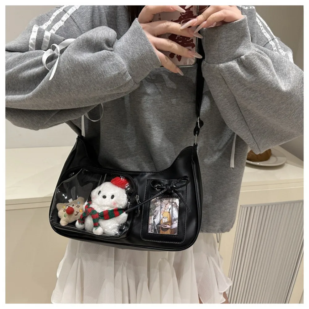 Vintage burgunderrote PU-Schultertasche mit transparenter Seitenfach-Optik, Unterarmtasche, Anime-Motiv-Fanartikel-Aufbewahrungstasche. – Detail 8