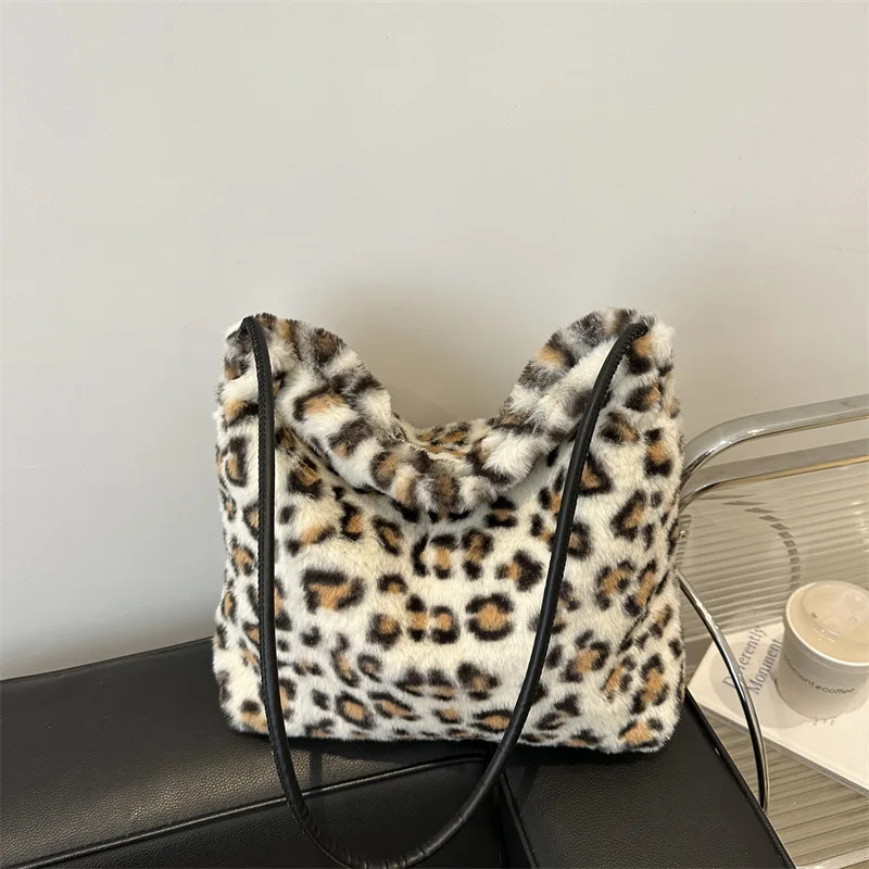 Bolso Diagonal de gran capacidad con estampado de leopardo, versión coreana de piel nueva de invierno Popular de este año