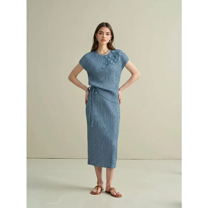 

2026 Summer New Miyake Pleated Skirt Set High-End Pleats Slim Age-Reducing Solid Color Beaded Flower Side Slit Skirt Set Women