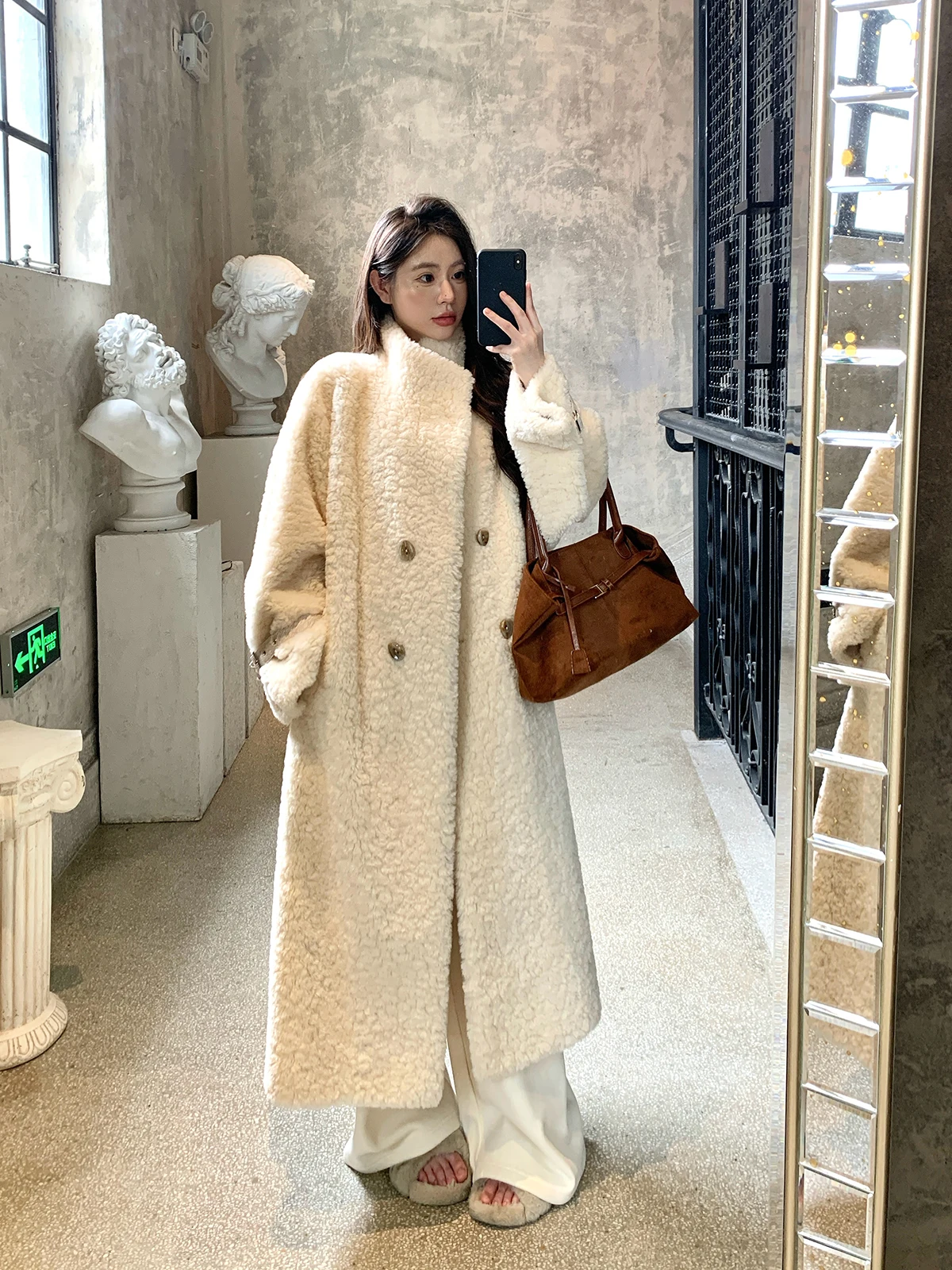 

Женское длинное меховое пальто свободного кроя с большим воротником, повседневное, на двойной пуговице, без капюшона