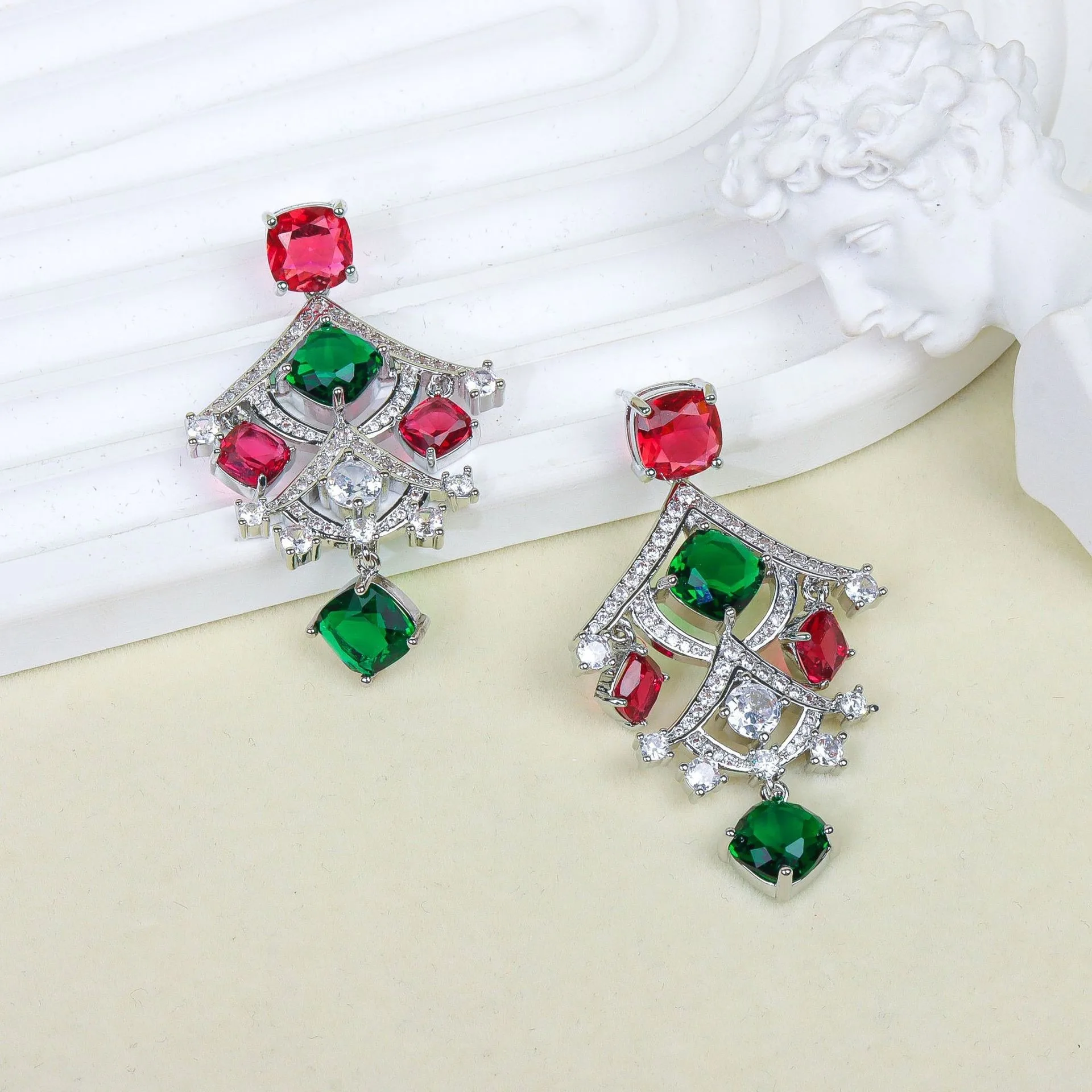 Luxury Women Zircoina Earrings - đánh giá và giá Women Fashion Uae
